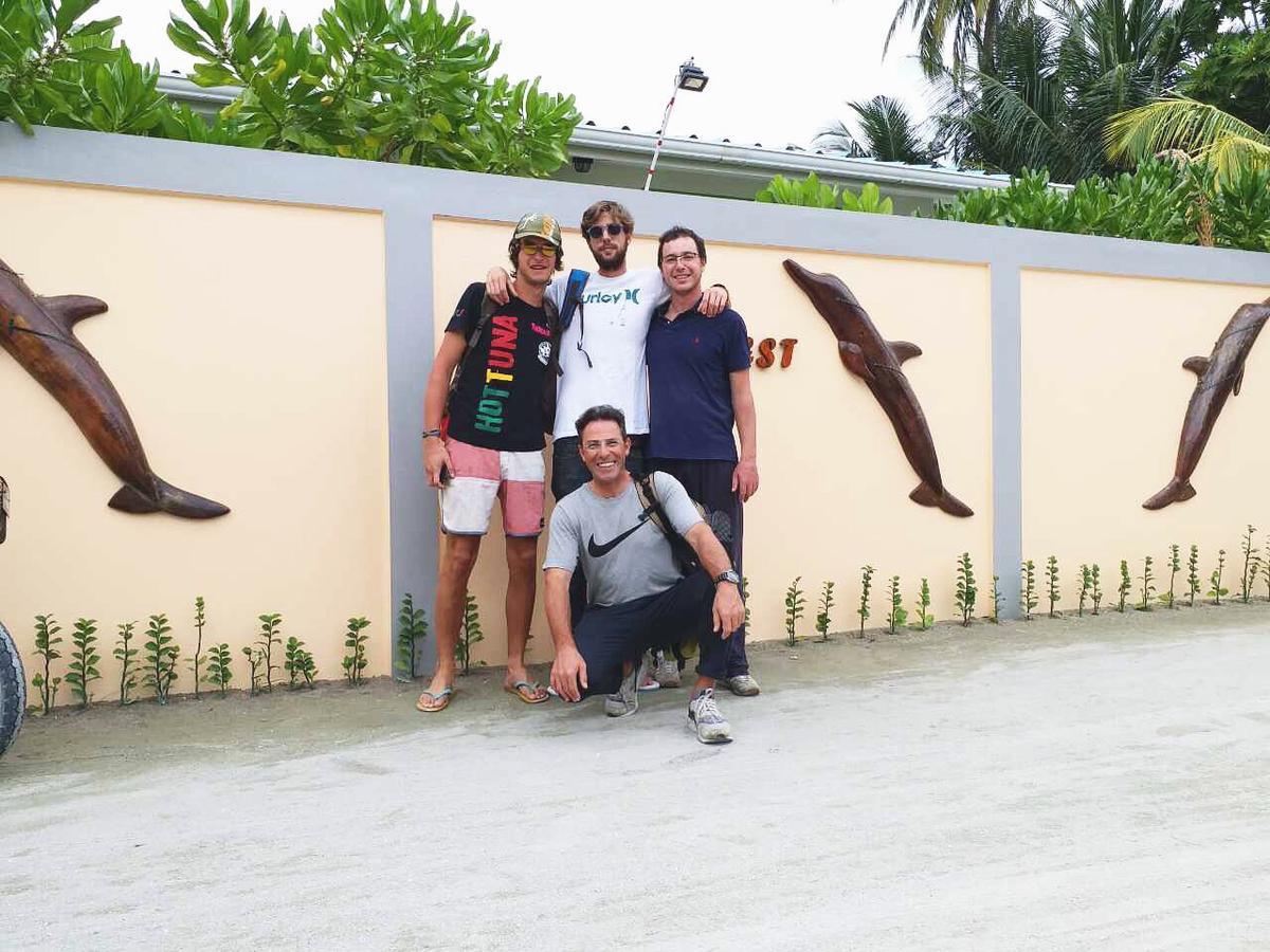 Hotel Island Guest à Maamendhoo Extérieur photo